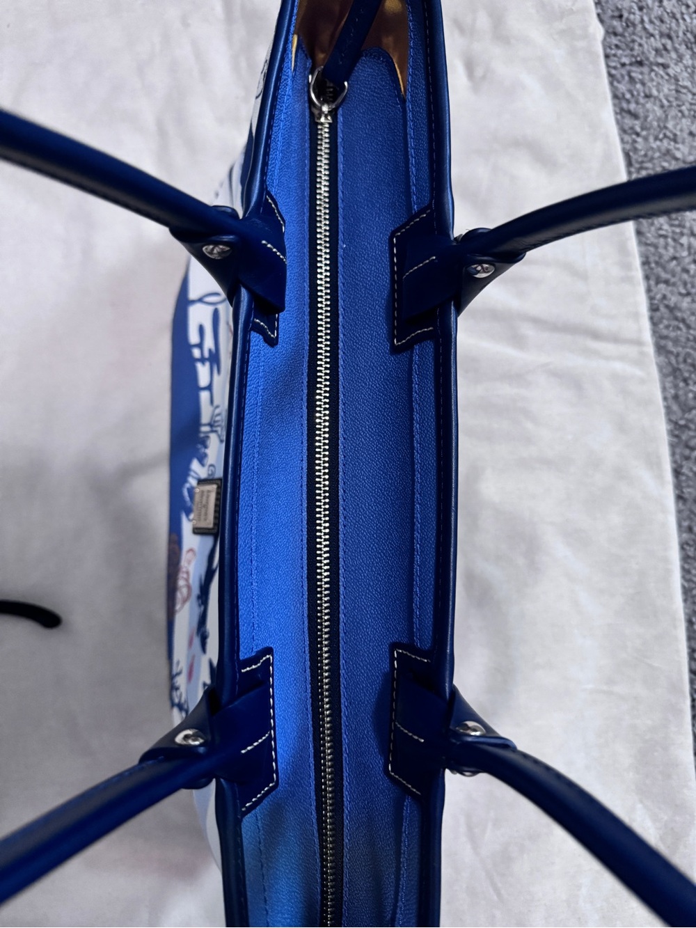 Dooney & Bourke Finding Nemo 20th Anniversary Tote Bag - Picture 7 of 12